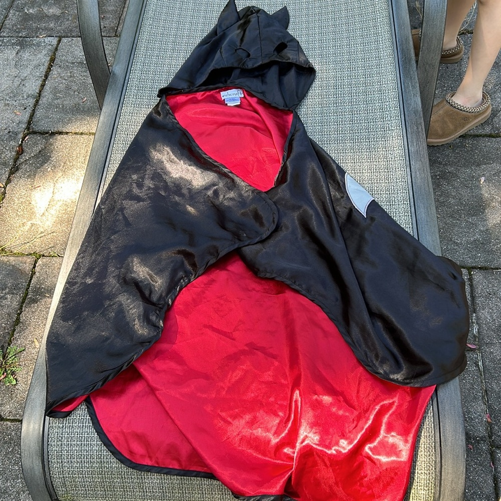 Witchcraft black bat cape - Picture 2 of 7